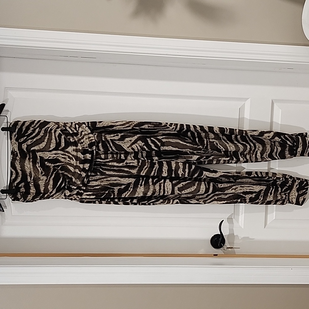 Ladies romper - Picture 1 of 4
